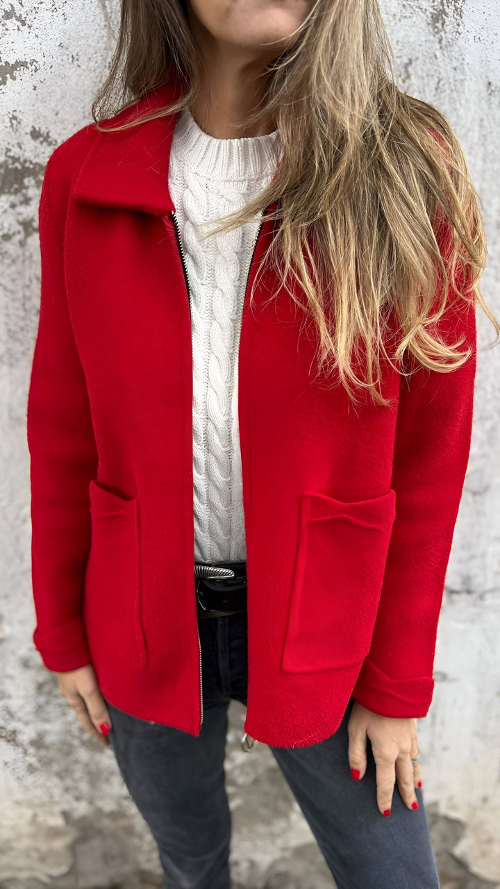 Julianne – Fashionable Lapel Collar Zip Jacket