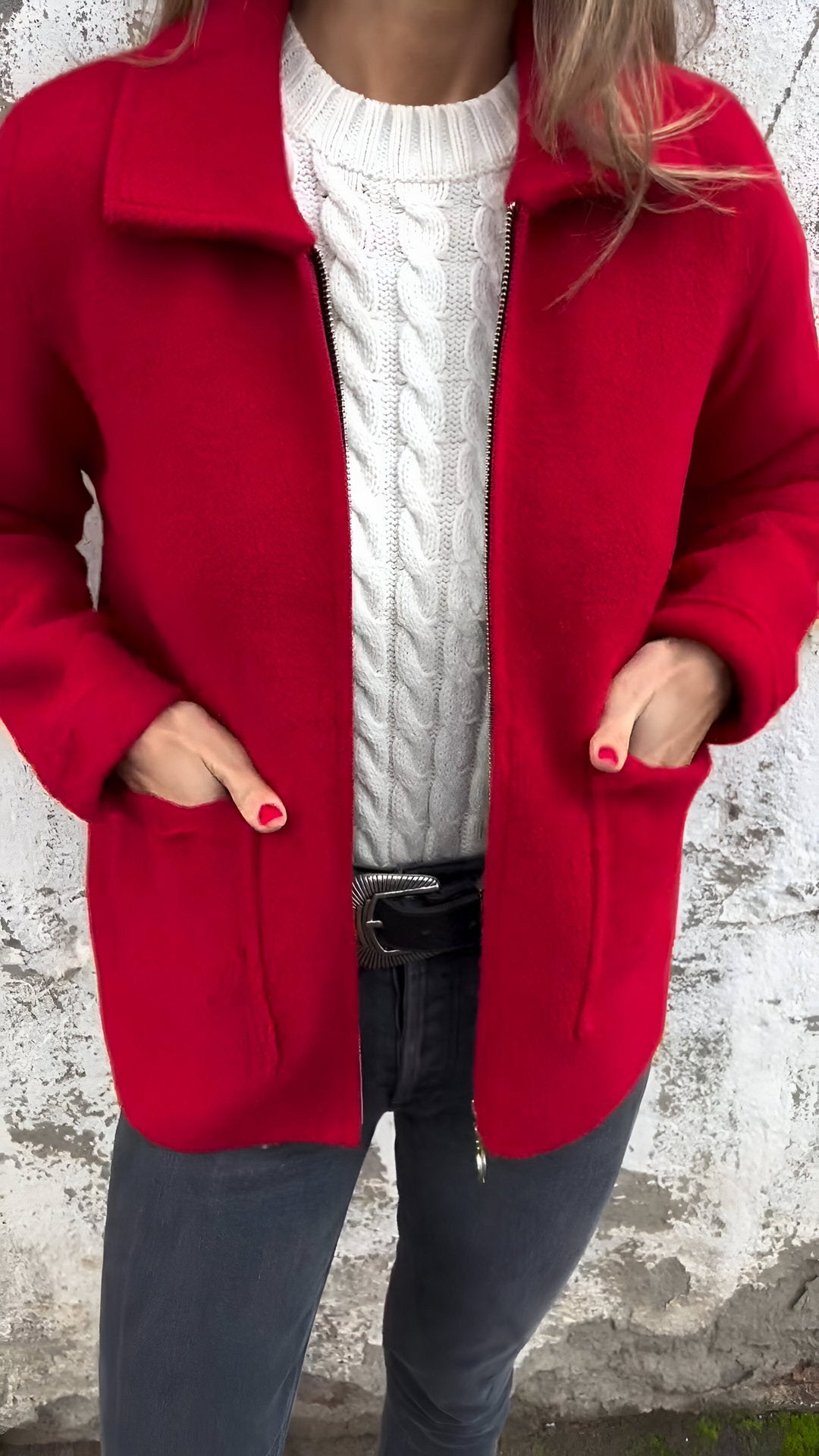 Julianne – Fashionable Lapel Collar Zip Jacket