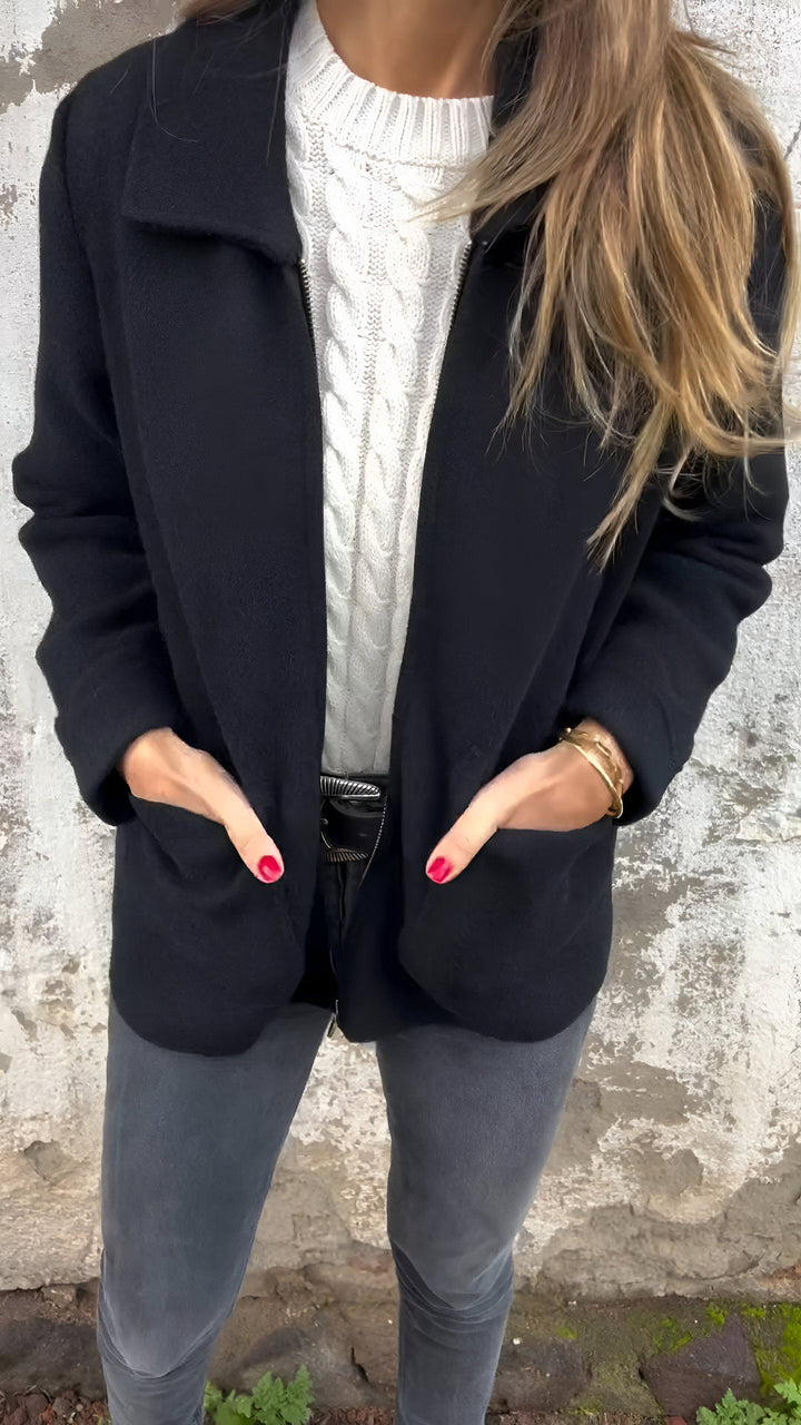 Julianne – Fashionable Lapel Collar Zip Jacket