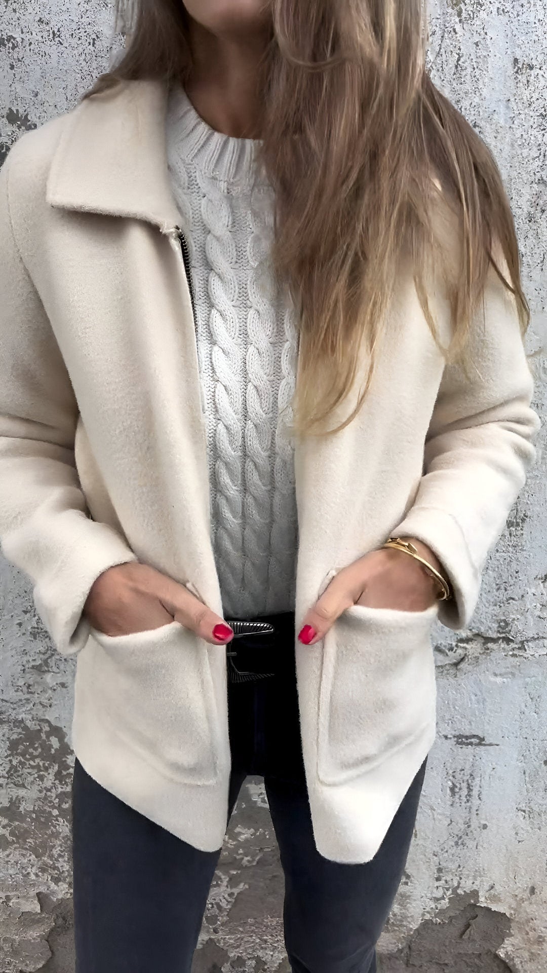 Julianne – Fashionable Lapel Collar Zip Jacket
