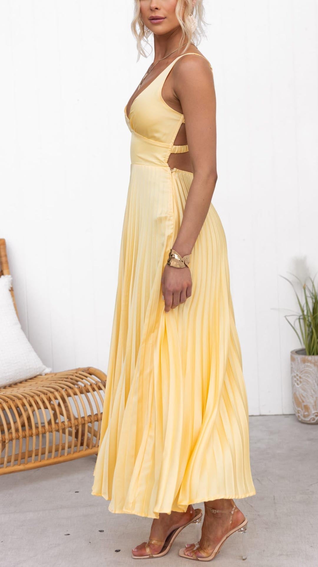 Lydia - Midi Dress with Pleats and V-Neckline