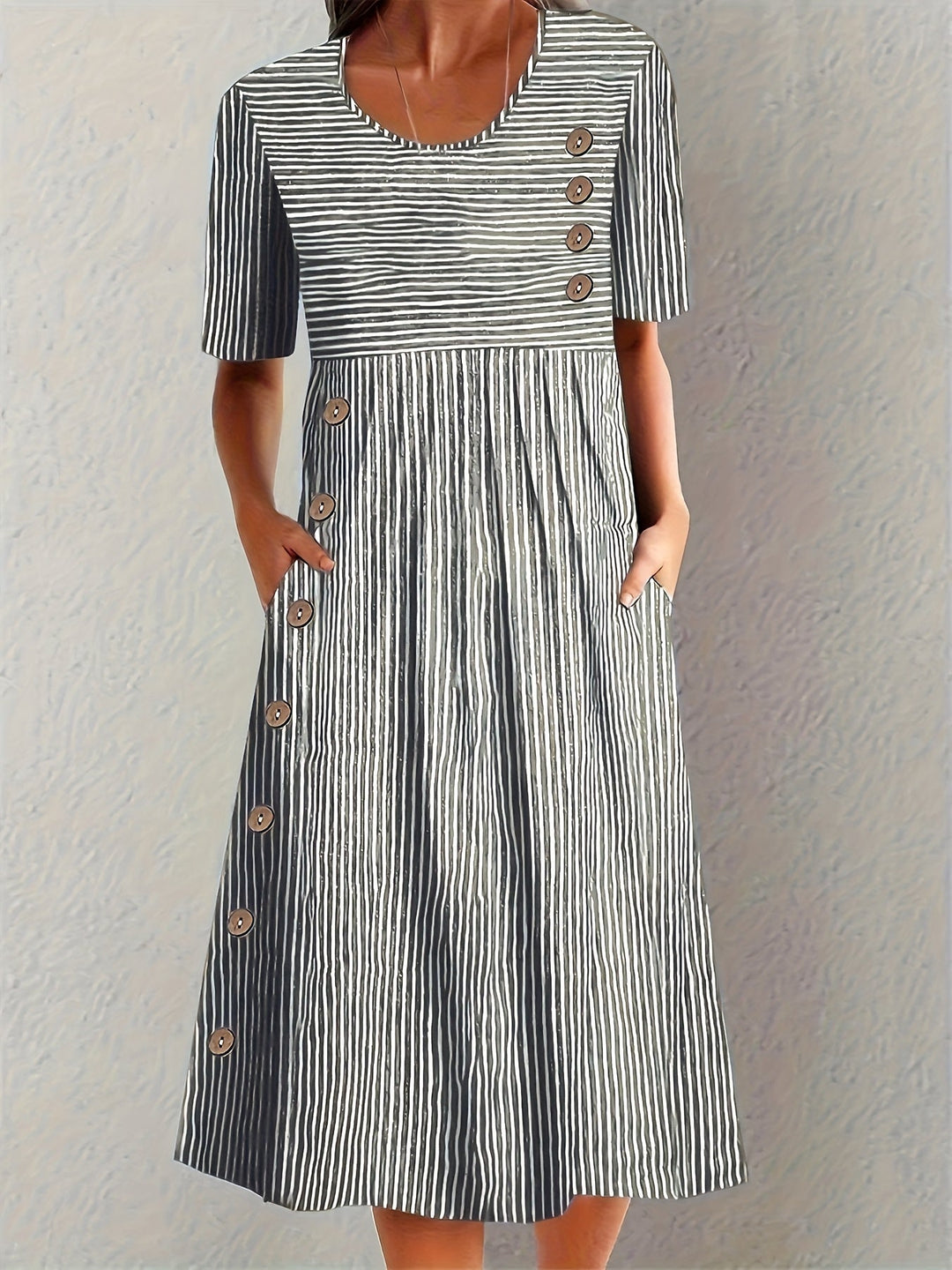 Pia – Chic Summer Striped Dress