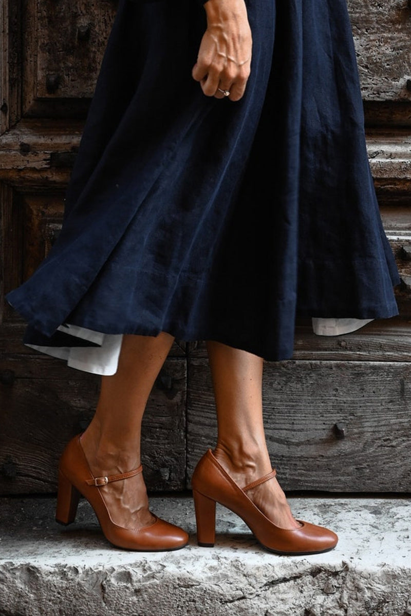 Bravina | Daily sandals with strap on small heel