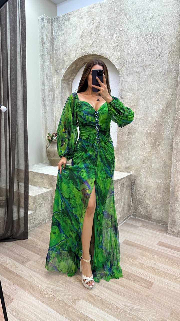 Gisselle - Elegant Dress with V-Neck