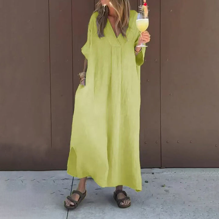 Lucia - Relaxed Fit Dress with V-Neckline